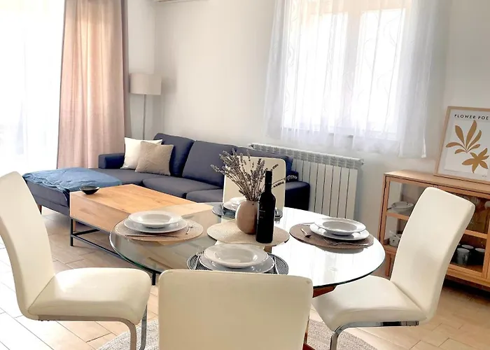 Daire Lea - Oleander *