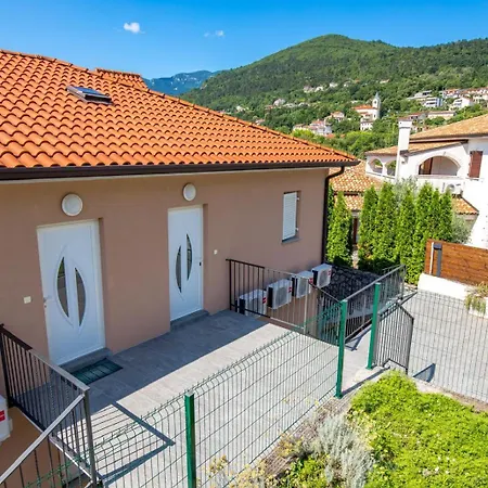 Lea - Oleander Apartman